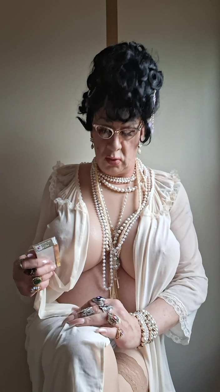 Mshollbrook: Smoking Slut