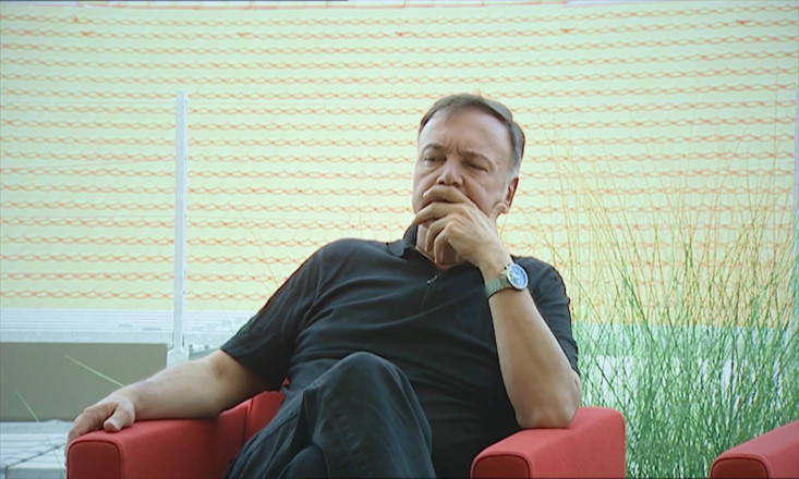 Antonio Adamo Film: Camorrista nechá dva ochranky šukat jeho ženu