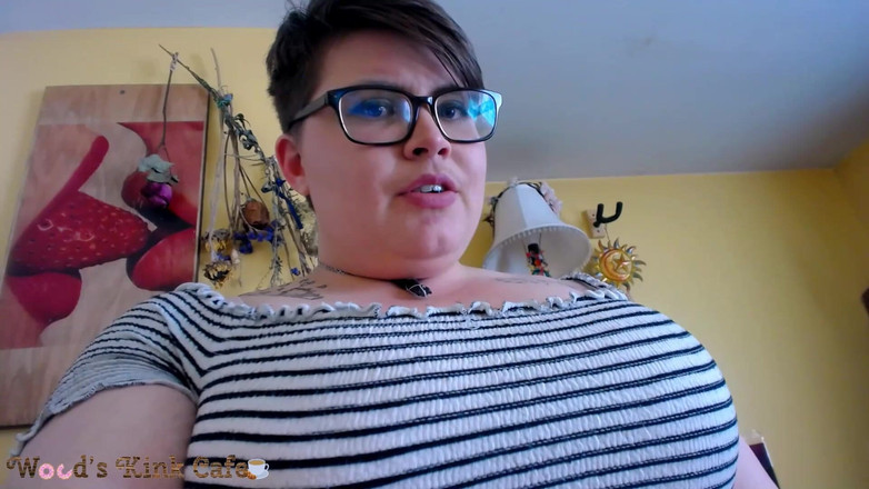 Weird Wood: Mukbang Youtuber dostaje tłuszczu i waży