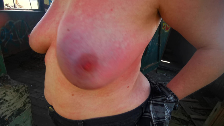 Bouncy Tits Action: Înainte de cină, țâțele bătute