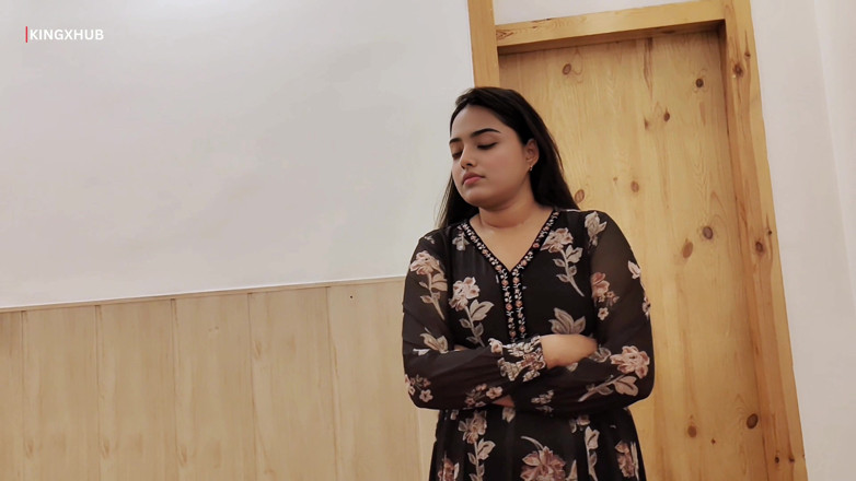KingXhub: Adik tiri India dan abang tiri