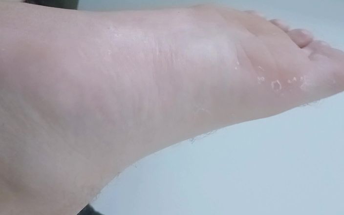 amateurbrazilian: Miluji své červené tanga kalhotky vyražené do zadku