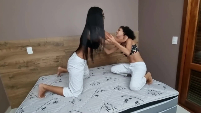 FetishKing: laro judoka - izabella paes aur Nataly