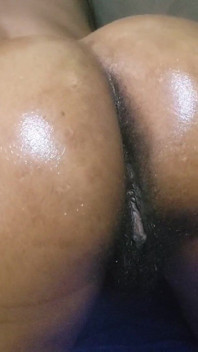 Des BBW à gros cul apportent la chaleur avec leurs culs