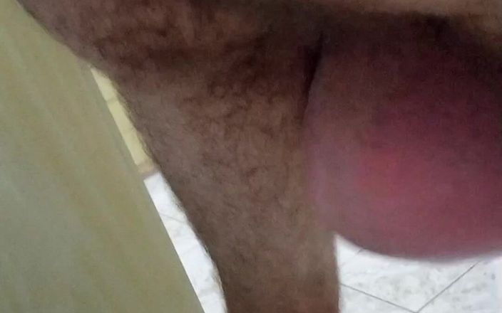 Lion big balls: Handjob