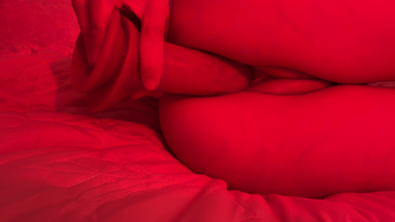 Ms_Emmy_Lynn: Red Light Masturbation Dildo Fuck Multiple Orgasms