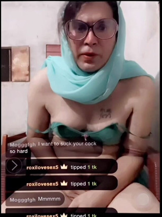 Jasiya: Prosím, udělej ze mě tvou poslušnou Sissy, vyhoň relaci.