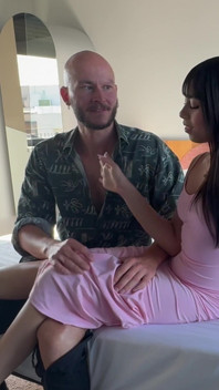 Facefucking Et Plaisir En Footjob Pour Masser Ses Pieds Et Ses Pieds