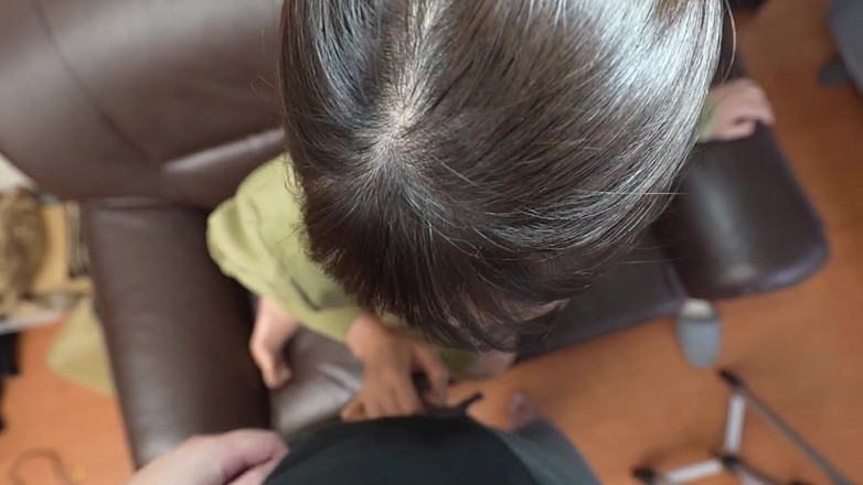 Raptor Inc: Gospodyni domowa, która używa jej wyglądu, aby przyciągnąć studentów. "To trochę...