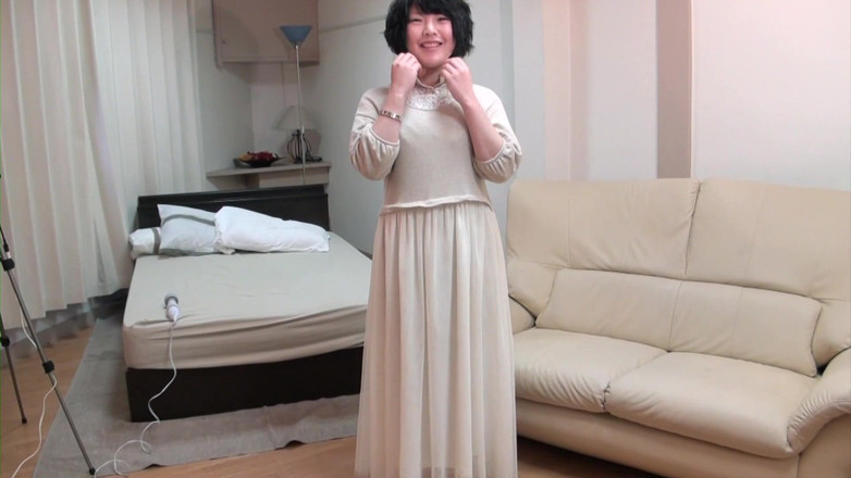 Asian Mature Climax: Dunkelhaarige MILF Aus Asien Spielt Mit Einem Beladenen Schwanz