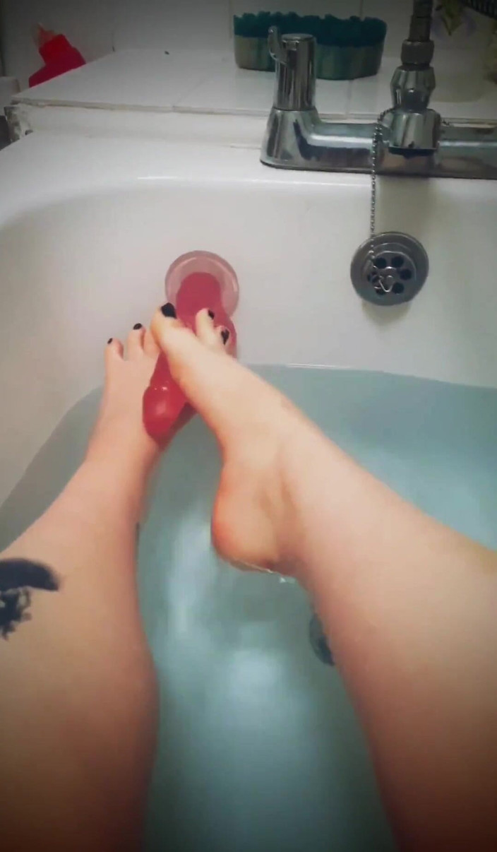 Yourfavecumslut: Super mokre stopy POV foot fetysz