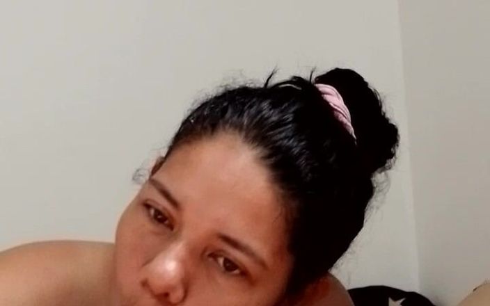 Valkyrieandluigy: Hermosa Mamadora Profesional