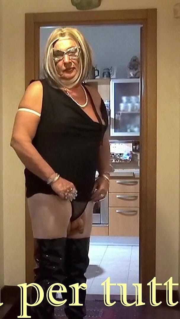 The Slut with the Boots (Gio calda) The Slut with the Boots (Gio calda)