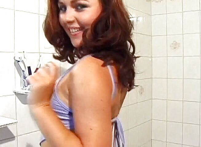 Analiscius: Hon kan bara inte få nog av tjock kuk i...