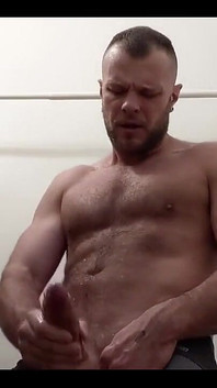 今日はダブルパンチです!wsのビデオと、この小さなジャークオフビデオには、私のセクシーな新しいアスレチックギアを着た私が登場します。