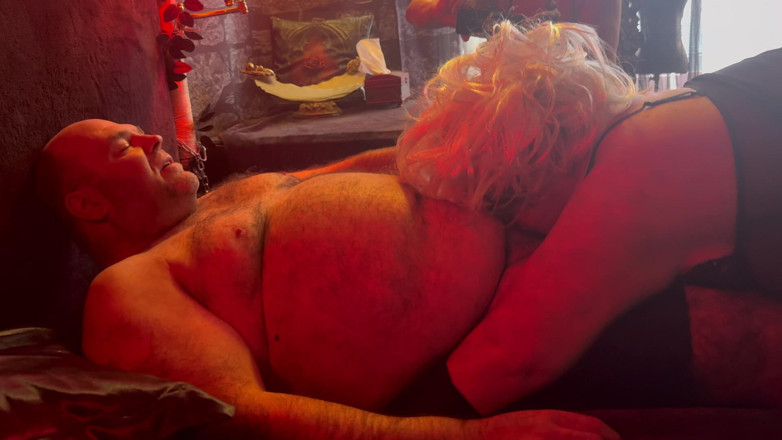 Aaexperinces trans: Lanitsa Bear stephanie-nicole televizyonunu yarak emme ve döl yutma becerilerini...