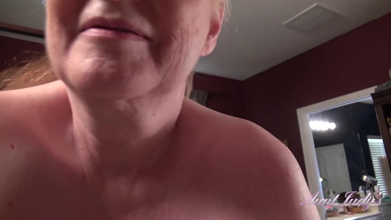 Aunt Judy's: Auntjudys - une friandise matinale de ta belle-mère mature de 61 ans,...