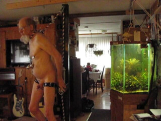 Fastninja's studio: Masturbating on the slave post