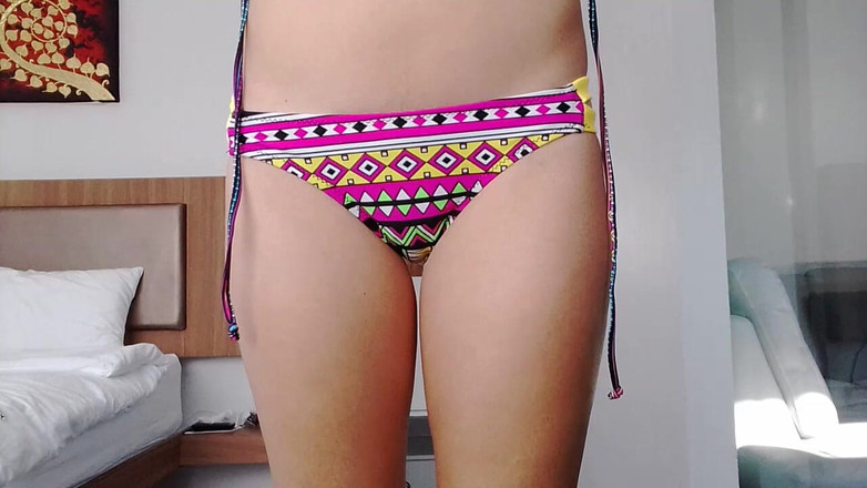 MissAnja_FH: Des bikinis sexy essayent/taquinent