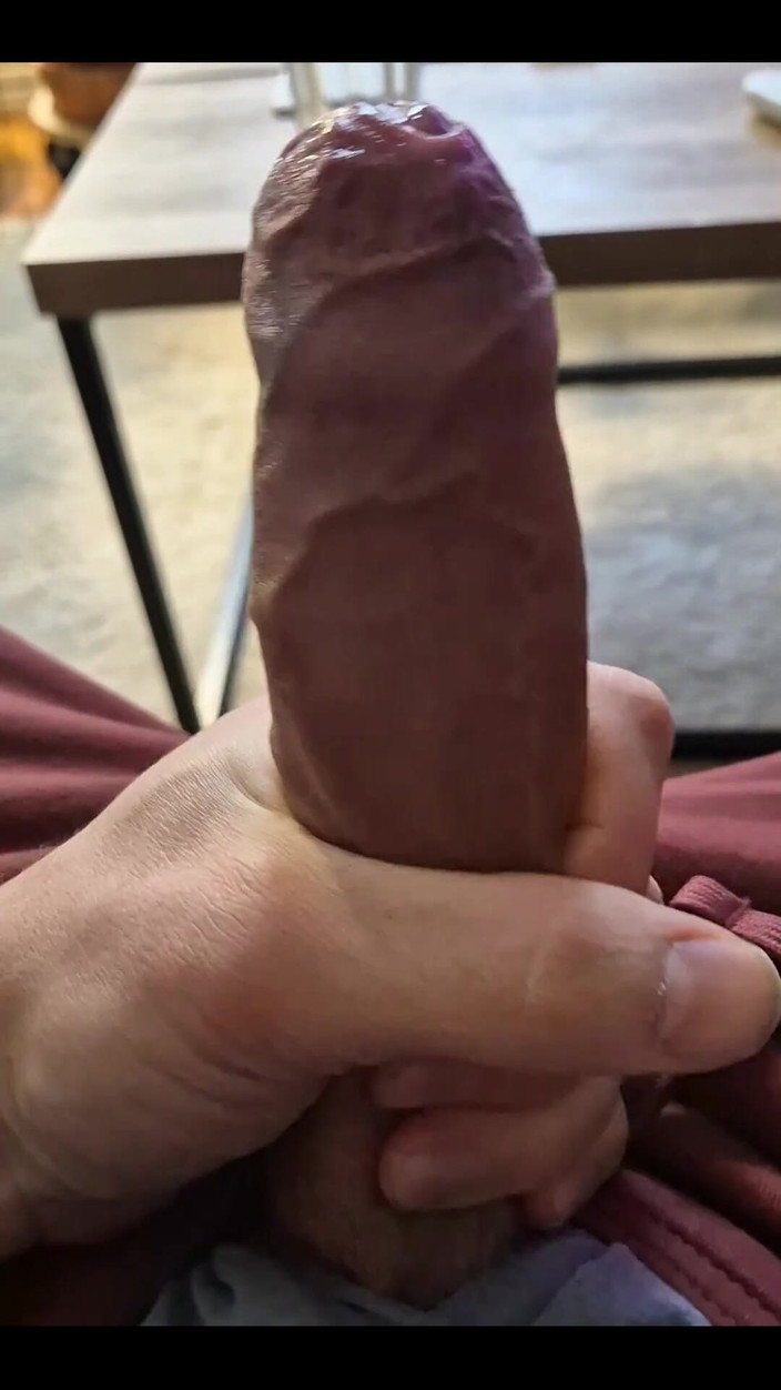 Awesome A: Yarağıma bu kadar yaklaşmaktan korkar mısın?