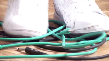 Foot Girls: Drcení kabelů je vždy zábava