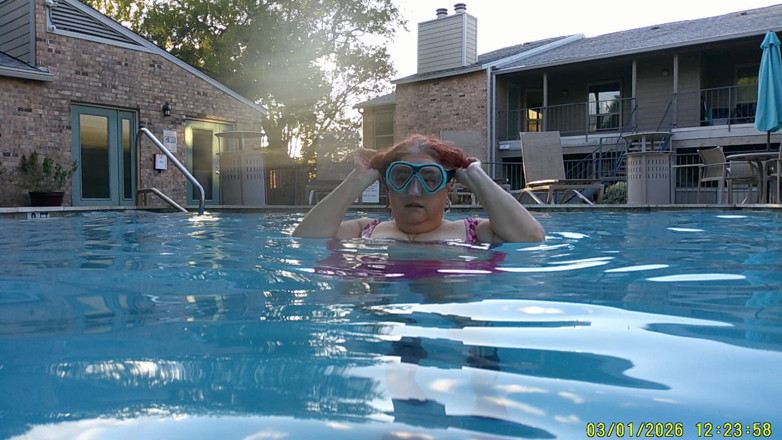 BBW nurse Vicki adventures with friends: Som Under Water Fun with You Sexy Big Beauty Nurse...