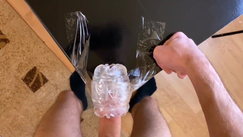 Heat boy: Giocattolo del sesso sul tavolo orgasmo dopo discorsi sporchi