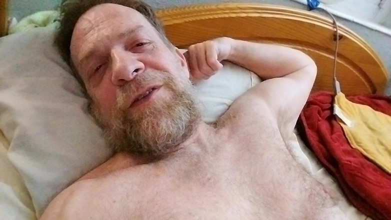 Hairyartist: Büyük siktiğim yarağımın seni boşaltmasına izin ver