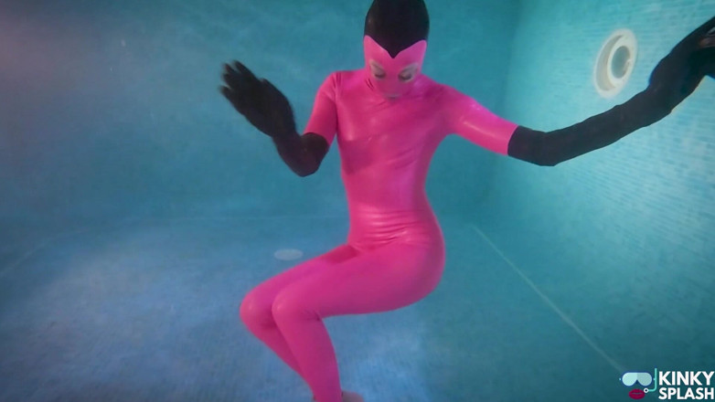 UKCuteGirl Lucy Lauren: Hooded Latex Slave Weighted Underwater Control