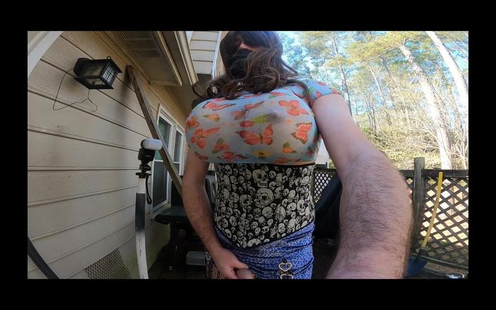 Jon Screcrow: Gigante de tetas falsas crossdresser Jon Scarecrow viendo crossdresser Jon...