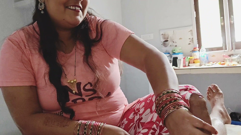 Desi chudai hub: Naolejující péro honění stříkání do kundičky