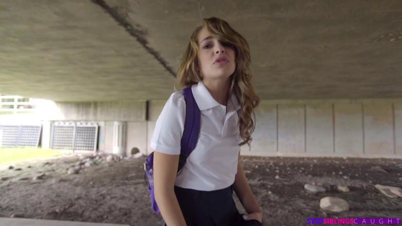 StepSiblings Caught: Vrouwenclub stiefmoeder neukt stiefzus en stiefbroer - S1: e5