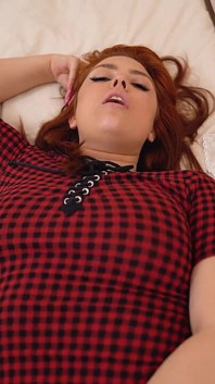 Mandy Foxxx - बड़े स्तनों वाली लाल बालों वाली