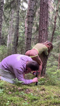 Un couple essaye de tourner une vidéo porno à l’extérieur