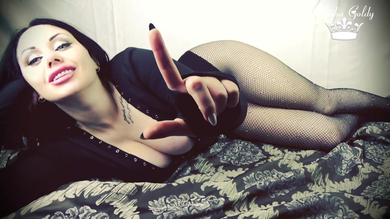 Goddess Misha Goldy: Tu esposa es una puta! Fuerte cornudo!