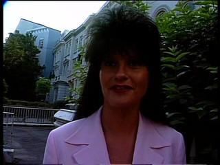 Lucky Cooch: Brunette milf making her statement