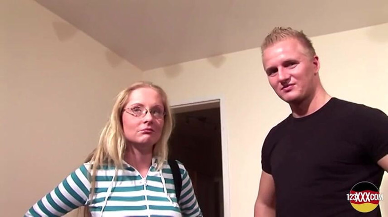 123XXX - 100% Amateurs: This Blonde Loves Bouncing on a Hard Cock