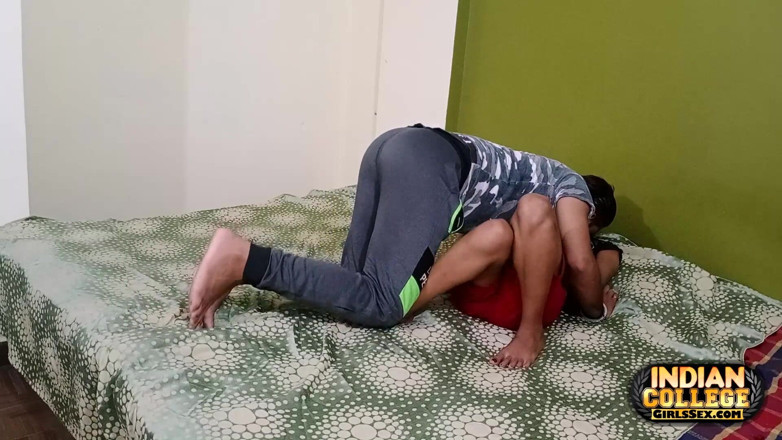 Indian college girls sex: Prawdziwa indyjska przyrodnia siostra gorący seks z przyrodnim bratem po...