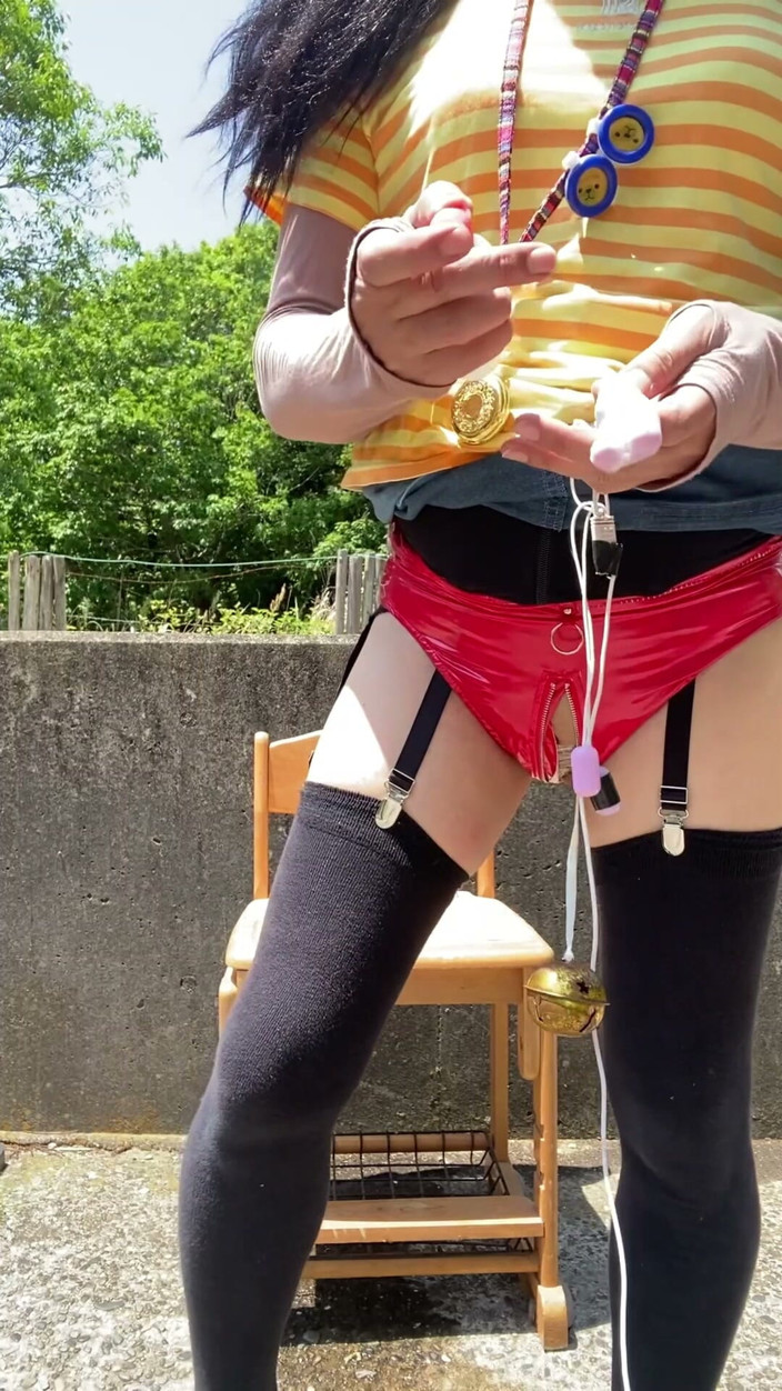 megu2002: No. 228 Peeing in Split-crotch Shorts