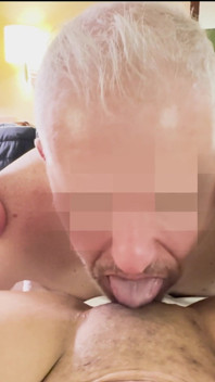 Pinay MILF nasměrováno k pití tátovy těžké nálože mrdky - Lexxi Wett