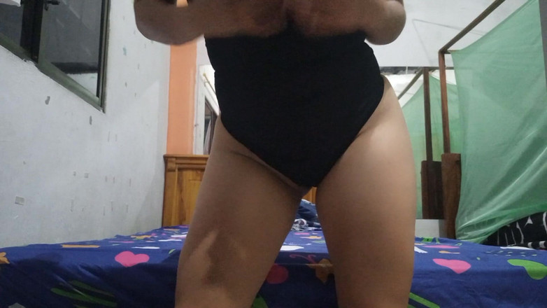 Martin13: Tetek saya sangat basah dan kotor semasa melakukan aktiviti fizikal...