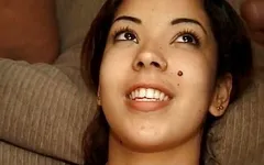 Sexy morena recebe dp fodido em sexo a três interracial