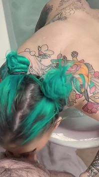 Un facciale durante il bagno