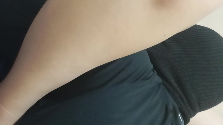 Angelina Pop: Mild massage med tungan på fittan på en vacker flicka...