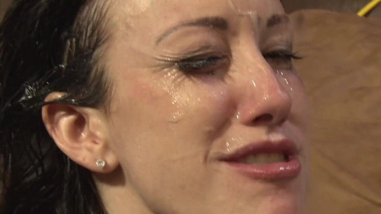 Very hot hardcore: Very beautiful Italian brunette with perfect body gets throat fucked