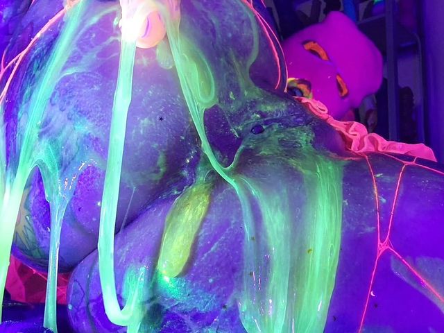 Uv Anal/deepthroat Sloppy Slime Glow Fucking (Animer gamer girl)