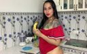 Jhoanita Cat: Masturbuję się w kuchni mojego domu, gdy jestem sam w...