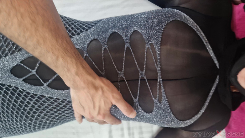 Nylon Xtreme: POV 엘레나 클라크 자위 나일론 그레이와 블랙