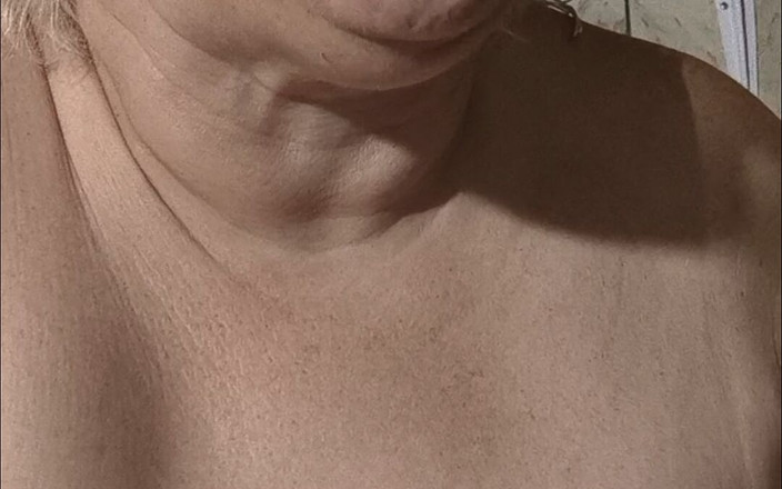 HerculesnVENUS: Tão bonita quanto ela, por favor, ela fica de joelhos