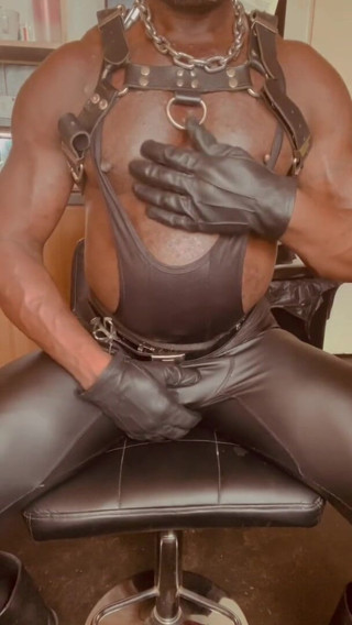 Brodyjayrichardson: Testosterone induced big black fucka in post gym cum bust